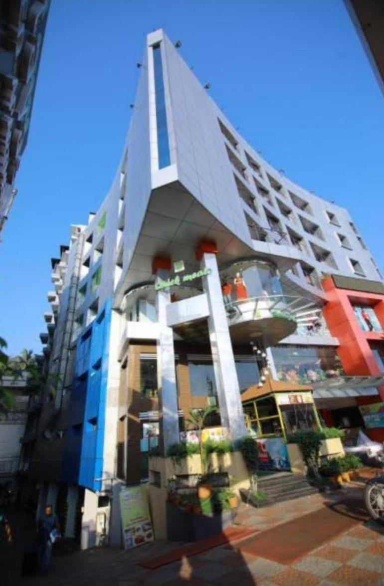 Hotel Tayas Trippapur Exterior foto