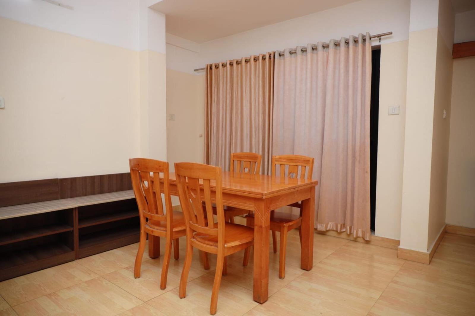 Hotel Tayas Trippapur Exterior foto